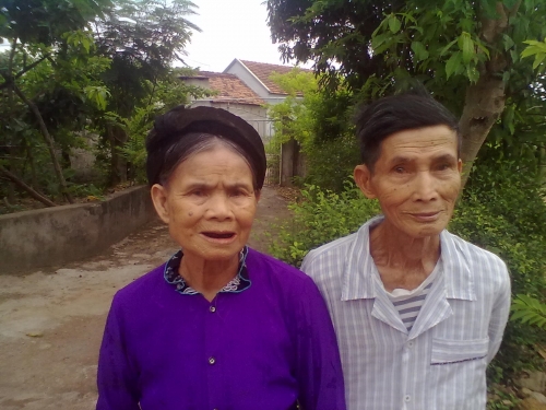 Cha mẹ liệt sĩ Ngô Trí Khoa đã ngoài 90 tuổi hiện đang sống tại quê nhà